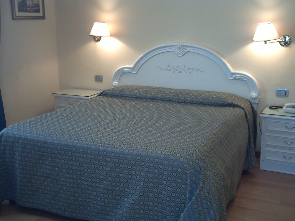 Hotel Annabella Roof Terrace Флоренция Экстерьер фото